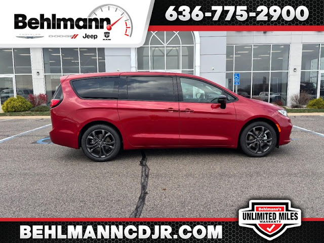 2026 Chrysler Pacifica Select