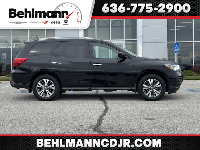 2017 Nissan Pathfinder SL