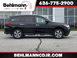 2017 Nissan Pathfinder SL