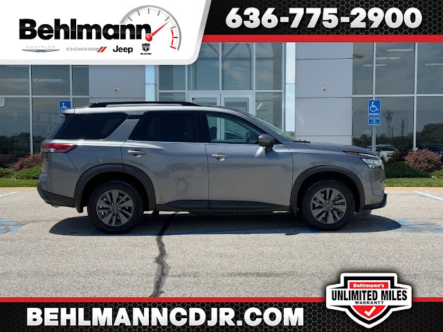 2023 Nissan Pathfinder SV